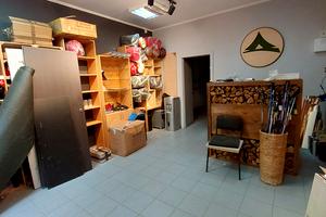 комерційна за адресою Шептицьких вул., 18