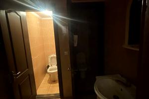 комерційна за адресою Андрія Мельника вул. (), 1
