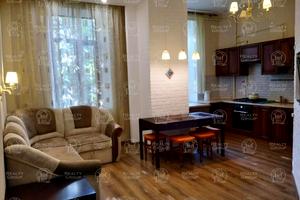квартира за адресою Базарна вул., 80