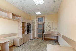 комерційна за адресою Саксаганського вул., 67