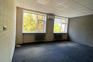 комерційна за адресою Академіка Євгена Лазаренка вул., 8