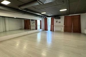 комерційна за адресою Героїв УПА вул., 73