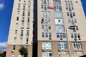 комерційна за адресою Антоновича вул. (Горького), 33В