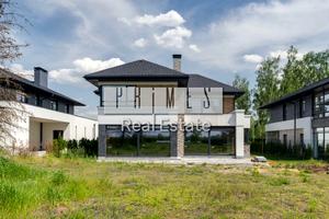 будинок за адресою вул. Марінеро, 1