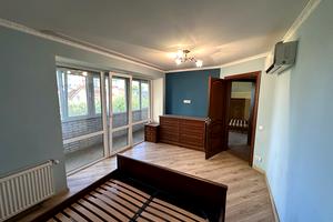 комерційна за адресою Агатангела Кримського вул., 5