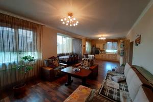 будинок за адресою с. Вишеньки, Зоряна