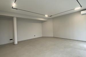 комерційна за адресою В'ячеслава Чорновола вул., 3