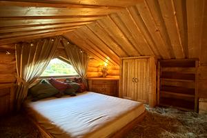 комерційна за адресою Київська вул., 5