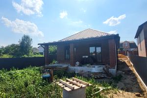 будинок за адресою Володимира Івасюка вул.