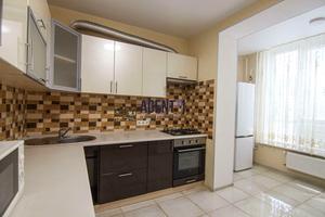 квартира за адресою Райдужна вул., 90