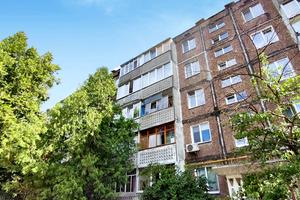 квартира за адресою Космонавтів вул., 12