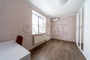 будинок за адресою с. Петропавлівська борщагівка, Соборна вул. ()