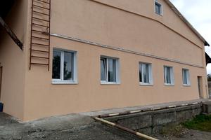 комерційна за адресою Польова вул., 8