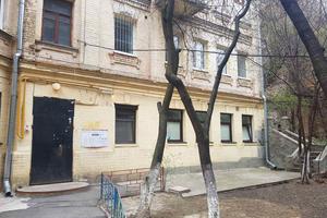комерційна за адресою Басейна, 19а