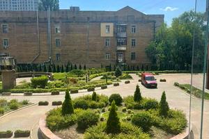 комерційна за адресою Жилянська вул., 59