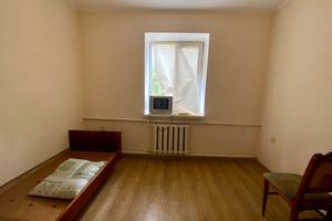 комерційна за адресою Павла Скоропадського вул. (Адмірала Макарова), 7/11