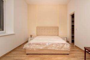 квартира за адресою Чарльза Дарвіна вул., 21