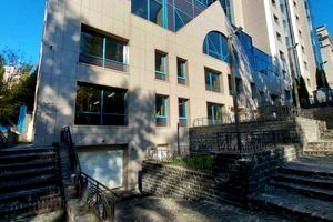комерційна за адресою Шовковична вул., 42-44