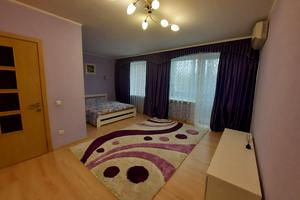 квартира за адресою Ніла Армстронга вул. (Казакова), 4