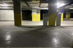 паркомісце за адресою Річкова вул., 4
