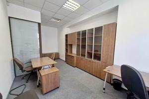 комерційна за адресою Інститутська вул., 14