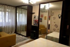 квартира по адресу Строителей ул., 1