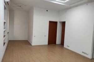 коммерческая по адресу Веры Холодной пл., 1