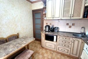 квартира за адресою Курсанта Єськова вул., 14