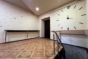 комерційна за адресою Тараса Бобанича 