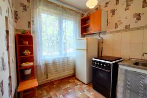 квартира за адресою Космонавтів вул., 6