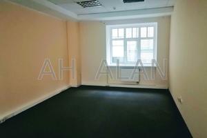 комерційна за адресою Ігорівська вул., 12Б
