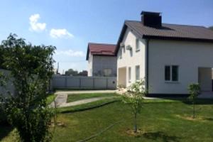 будинок за адресою Орхідейна, 1
