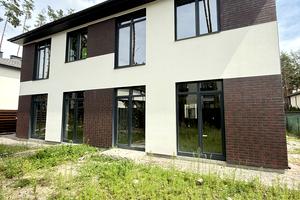 будинок за адресою Патріотів