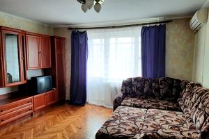 квартира за адресою Романа Шухевича просп. (Генерала Ватутіна), 26