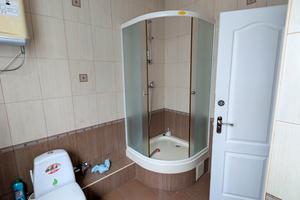 комерційна за адресою Кирилівська вул. (Фрунзе), 160