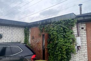 паркомісце за адресою Пухівська вул., 2