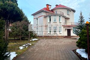 будинок за адресою Анатолія Солов'яненка вул.