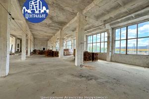 комерційна за адресою Комунальників вул., 2