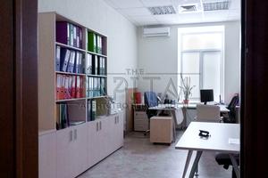 комерційна за адресою Гоголівська вул., 39