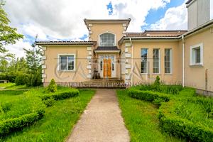 будинок за адресою Центральна