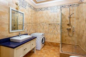 комерційна за адресою Кловський узвіз, 7a