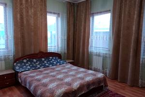 будинок за адресою смт. Рогань, Вишнева