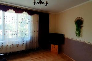 будинок за адресою Набережна вул., 11