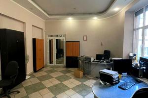 коммерческая по адресу Стрыйская ул., 10