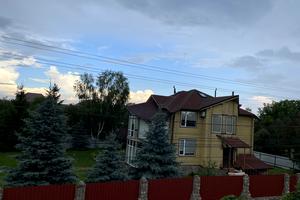 будинок за адресою Синьоозерна вул.