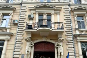 квартира за адресою Ніни Строкатої вул. (Буніна), 8