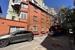 комерційна за адресою Велика Васильківська вул. (Червоноармійська), 28А