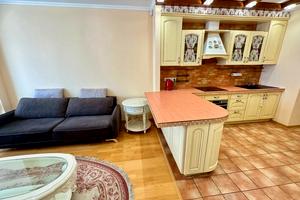 квартира за адресою Королеви Єлизавети ІІ вул. (Глинки), 2