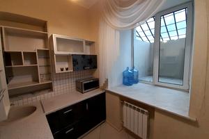 комерційна за адресою Київ, Костельна вул., 10