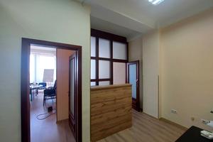 комерційна за адресою площа Солом' янська, 2